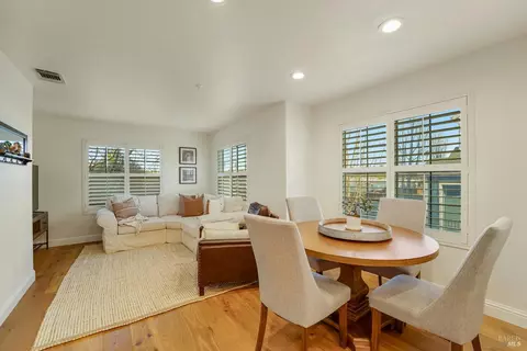 232 E St, Benicia, CA 94510 photo 8