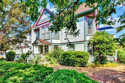 534 West St, Vacaville, CA 95688