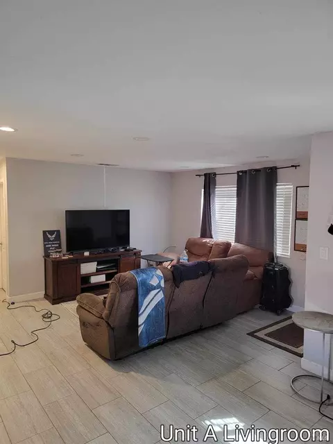 749 W C St, Dixon, CA 95620 photo 7