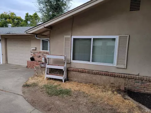 749 W C St, Dixon, CA 95620 photo 3