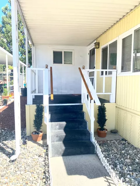 660 Leslie St #2, Ukiah, CA 95482 photo 2
