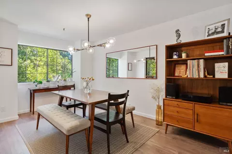 126 Pelican Ln, Novato, CA 94949