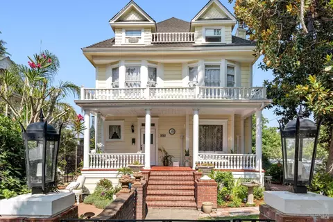 1081 3rd St, Santa Rosa, CA 95404