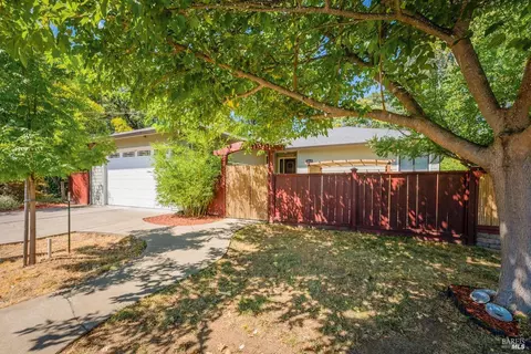 1014 W Perkins St, Ukiah, CA 95482