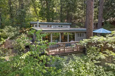 12530 Maple Ln, Loch Lomond, CA 95461
