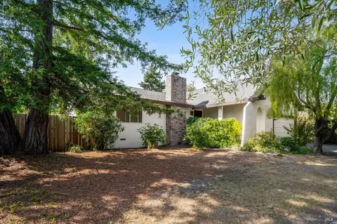 573 Este Madera Dr, Sonoma, CA 95476 photo 2