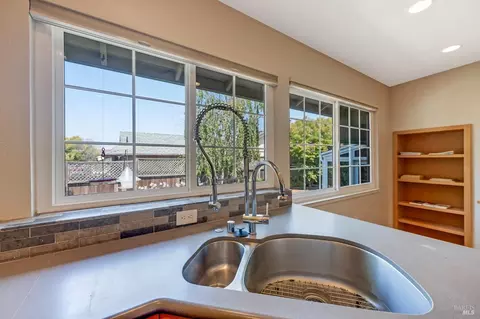1049 S Ely Blvd S, Petaluma, CA 94954 photo 15