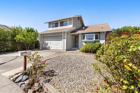 1374 Gaspar Ct, Rohnert Park, CA 94928