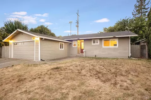 2543 Shawnee St, Santa Rosa, CA 95403