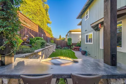 4 Capitola Ct, Napa, CA 94559 photo 4