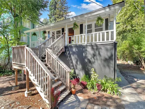 16000 Drake Rd, Guerneville, CA 95446