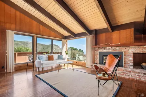 2 White Way, Muir Beach, CA 94965