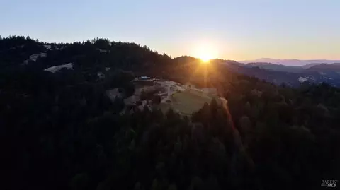 19900 Kelly Rd, Healdsburg, CA 95448