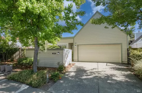 639 Crocus Dr, Sonoma, CA 95476