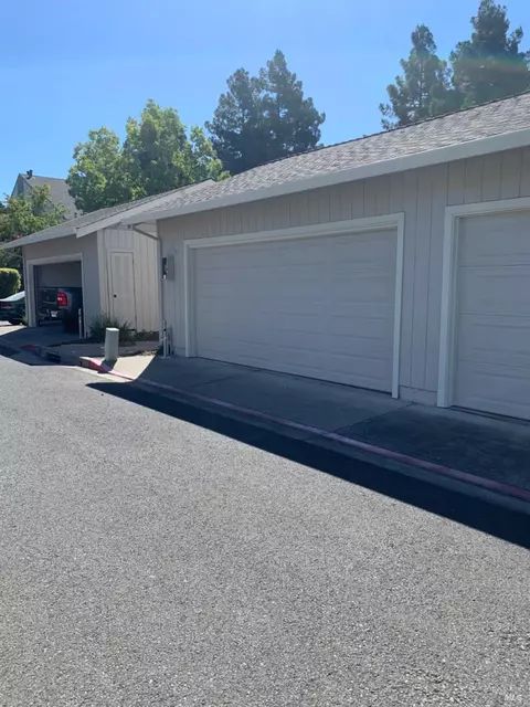 3 Vanessa Ct E, Napa, CA 94558 photo 2
