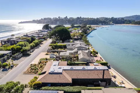 325 Seadrift Rd, Stinson Beach, CA 94970