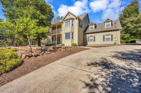 18420 Park Point Ct, Hidden Valley Lake, CA 95467