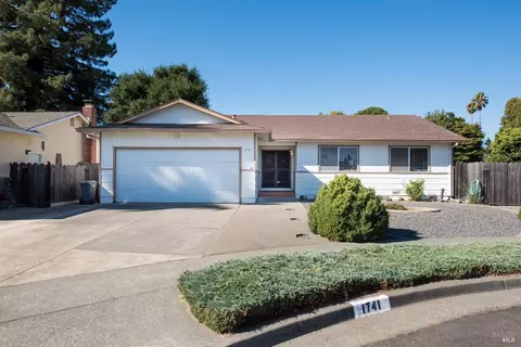 1741 Fenwick Dr, Santa Rosa, CA 95401
