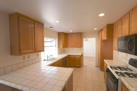 782 Miramonte St, Windsor, CA 95492 photo 9