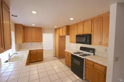 782 Miramonte St, Windsor, CA 95492 photo 8