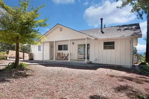 25501 Cloverdale Peak Rd, Hopland, CA 95449