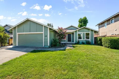 1137 Levine Dr, Santa Rosa, CA 95401