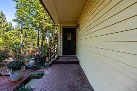2111 Clover Dr, Willits, CA 95490 photo 4