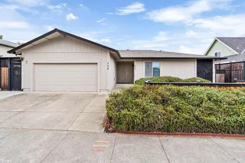530 Senna Dr, Santa Rosa, CA 95401