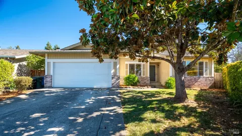 4416 Hamlet Ct, Rohnert Park, CA 94928