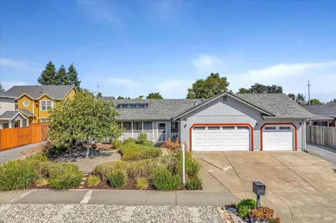 2615 Lathrop Dr, Santa Rosa, CA 95407