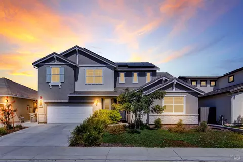 506 Honeysuckle Dr, Vacaville, CA 95687