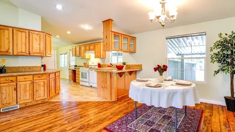 314 2nd St, Healdsburg, CA 95448 photo 7