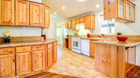314 2nd St, Healdsburg, CA 95448 photo 6