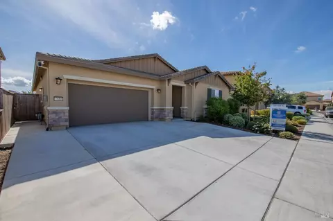 1680 Gold St, Dixon, CA 95620 photo 2