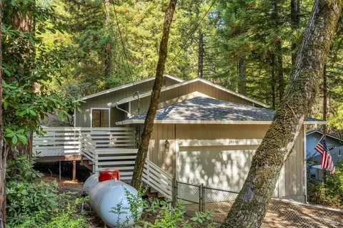 25098 Robin Cir, Willits, CA 95490