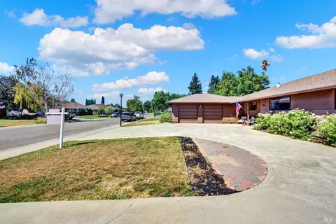 870 Sunset Dr, Dixon, CA 95620 photo 4