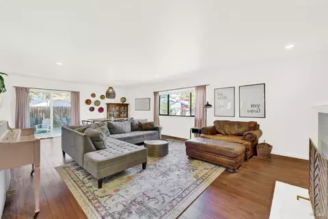 870 Sunset Dr, Dixon, CA 95620