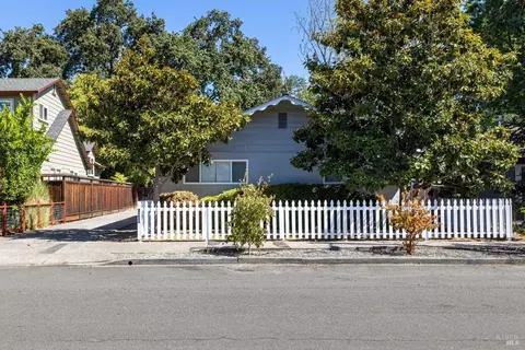 1540 Wright St, Santa Rosa, CA 95404 photo 2