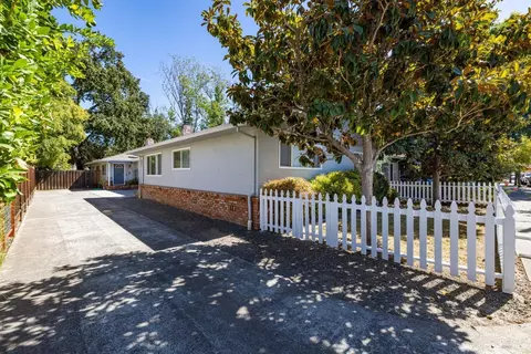 1540 Wright St, Santa Rosa, CA 95404