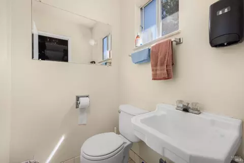 1540 Wright St, Santa Rosa, CA 95404 photo 28