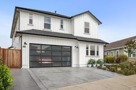 3948 Millbrook Dr, Santa Rosa, CA 95404