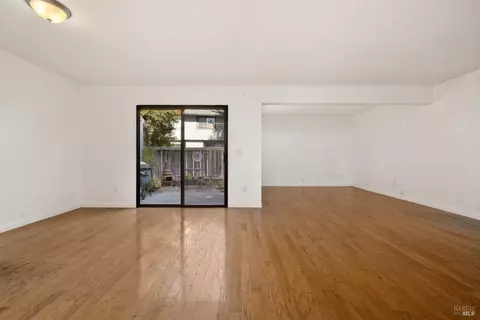 335 Westmont Pl, Santa Rosa, CA 95401
