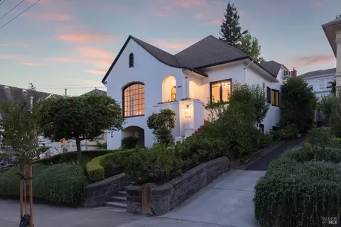 411 Walnut St, Petaluma, CA 94952