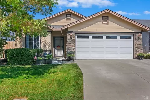438 Grand Canyon Dr, Vacaville, CA 95687