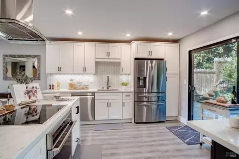 14 Cama Ln, Novato, CA 94947
