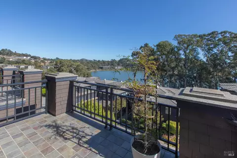 15 De Silva Island Dr, Mill Valley, CA 94941