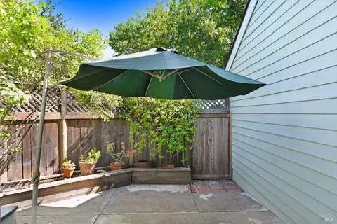 154 Courtyards E, Windsor, CA 95492 photo 18