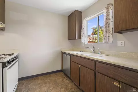379 Eldridge Ave, Vacaville, CA 95688 photo 5