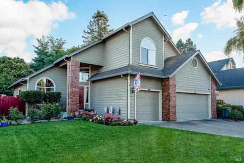 2096 Bock St, Santa Rosa, CA 95403