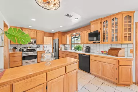Kitchen - 7452 Clement Rd, Vacaville, CA 95688 photo 1 of 11